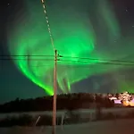 House In The Lights And Aurora Nyaraló Tromsø