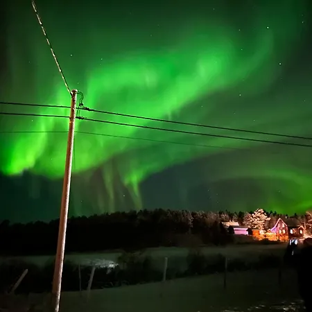 Nyaraló House In The Lights And Aurora